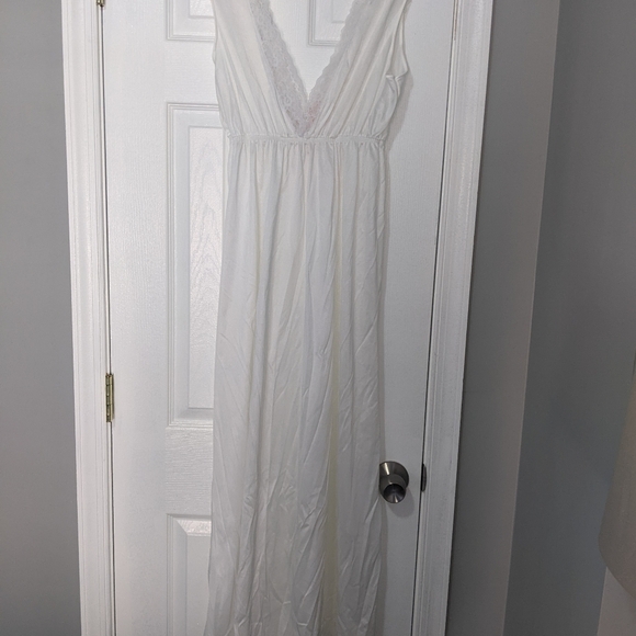 2 piece DreamAway vintage gown/robe set M - Picture 10 of 16